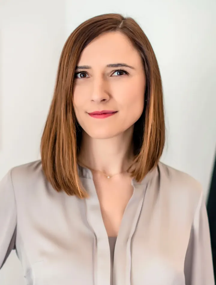 Светлана УДАР